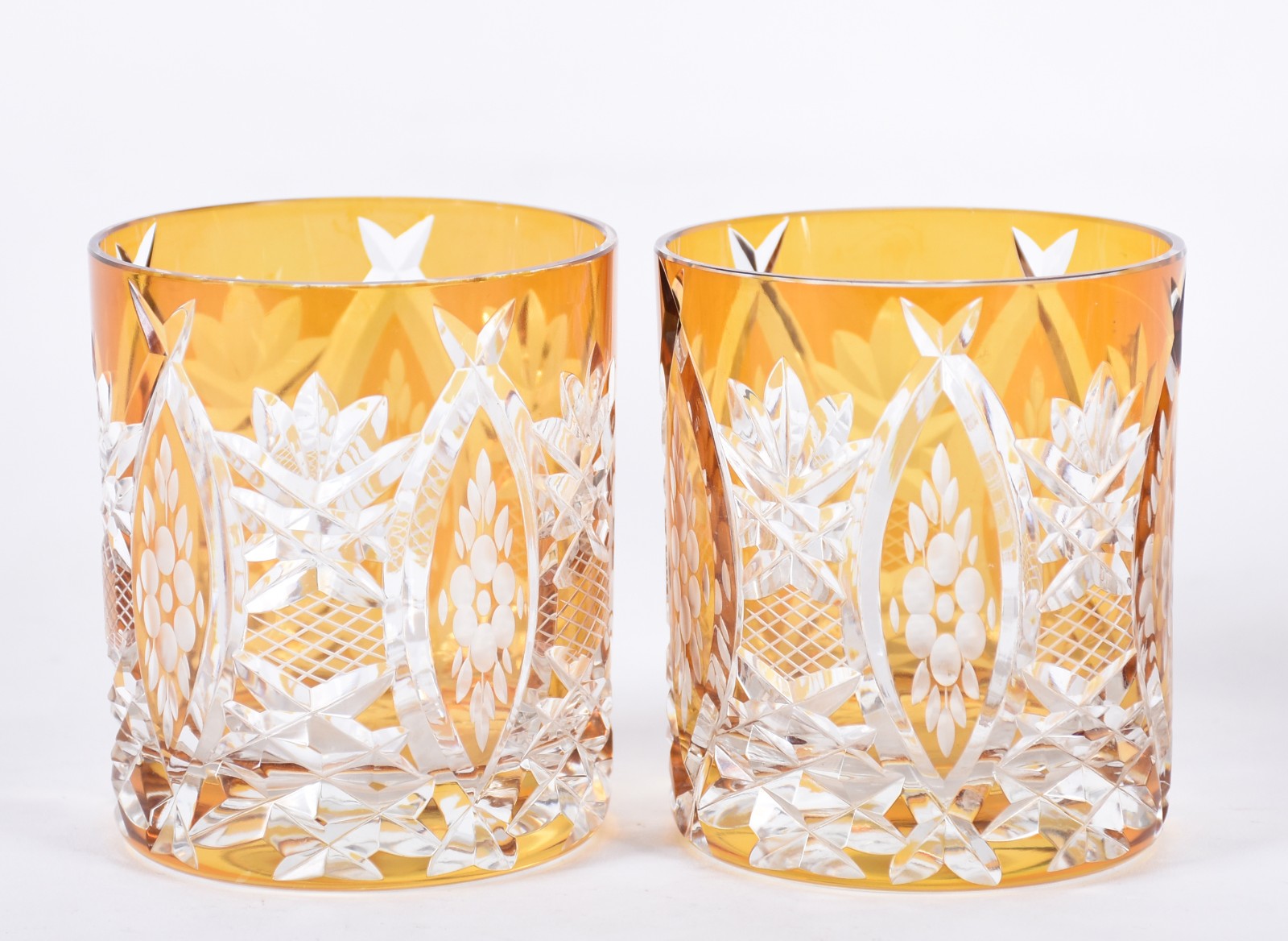 Conjunto de cristal lapidado na cor laranja composto de garrafa e 6... - foto 4 de 4