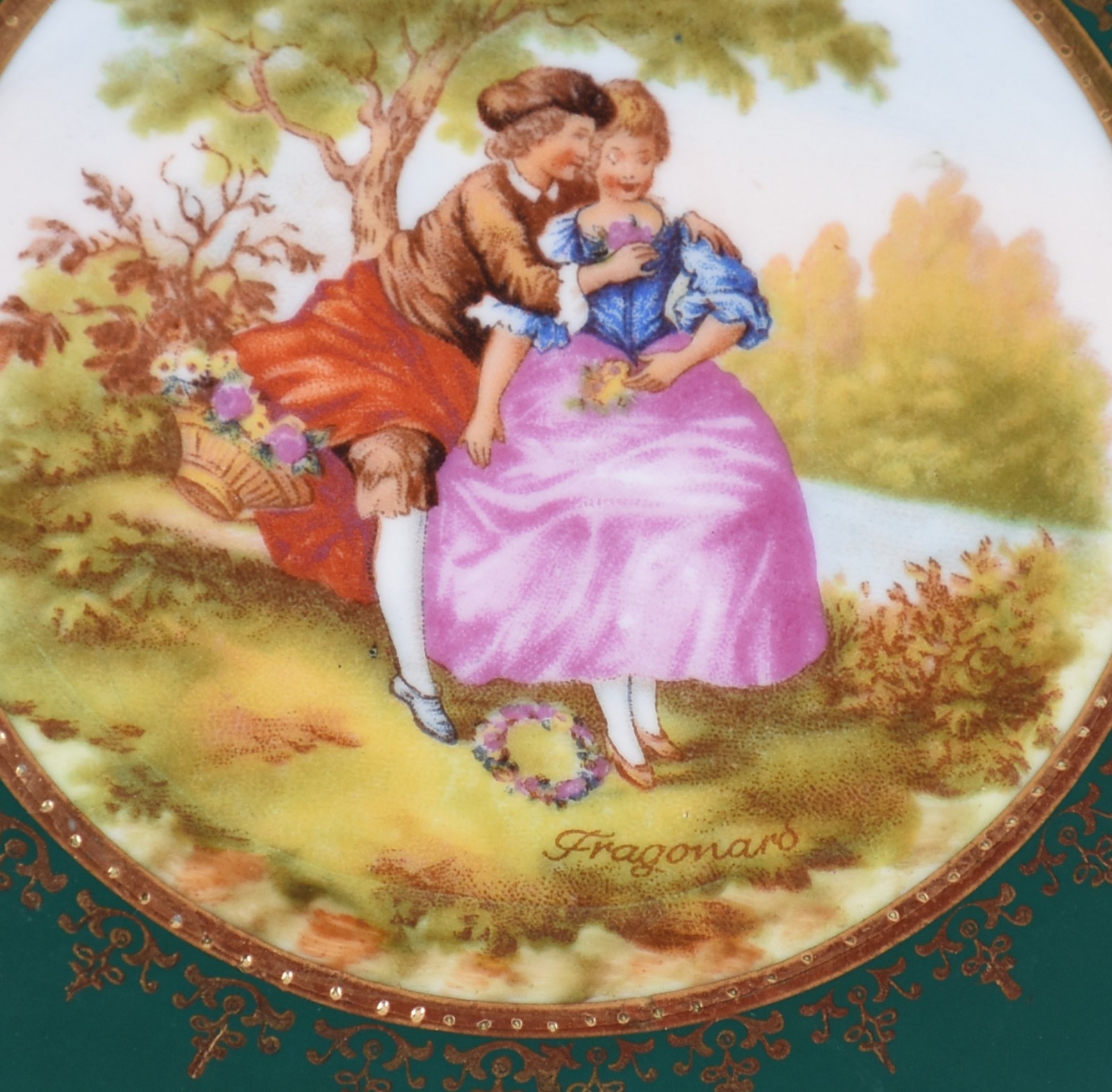 Par de pratos de porcelana alemã da Bavaria com realces dourados e... - foto 2 de 6
