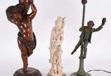A.DE RANIERI (1880-1914),  - Três peças, sendo: abatjour de metal com figura de menino com boné assinado A.de Ranieri (d'après);  escultura de madeira representando menino com cân