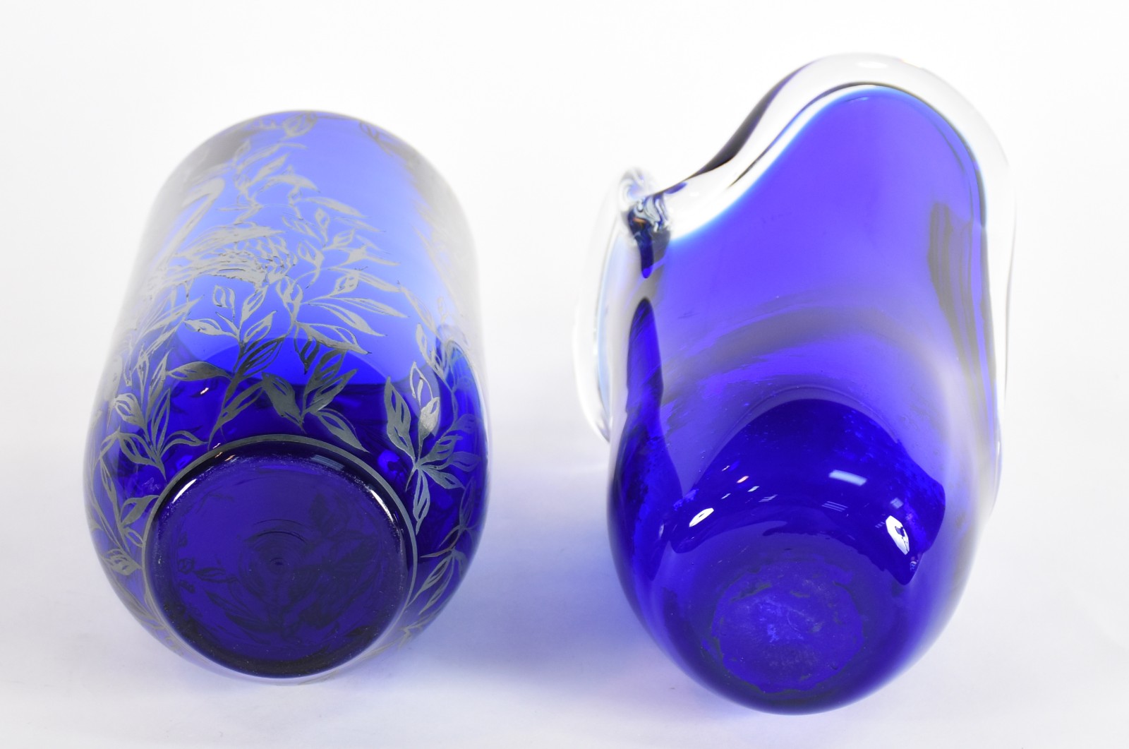 Dois vasos de vidro decorativo na cor azul. - foto 4 de 4