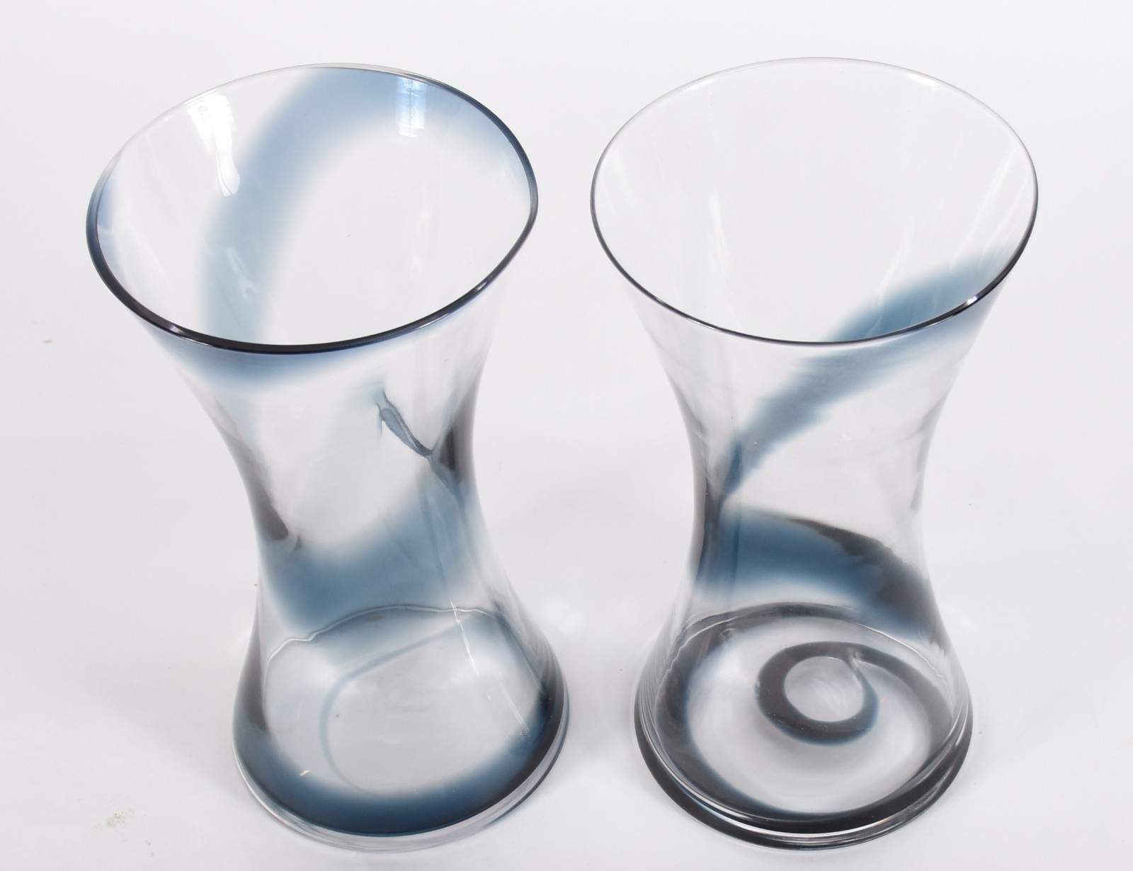 Par de vasos de vidro. - foto 2 de 4
