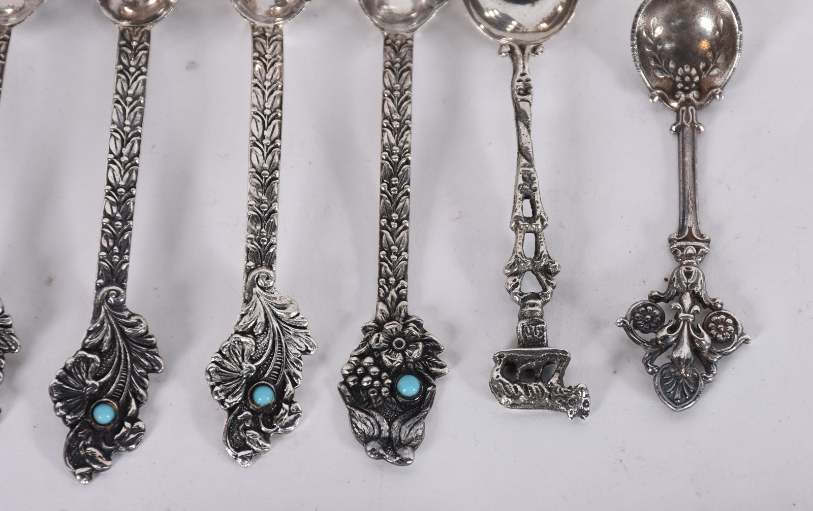 Diversas peças de metal prateado, sendo: Seis taças de sorvete; bowl... - foto 5 de 8