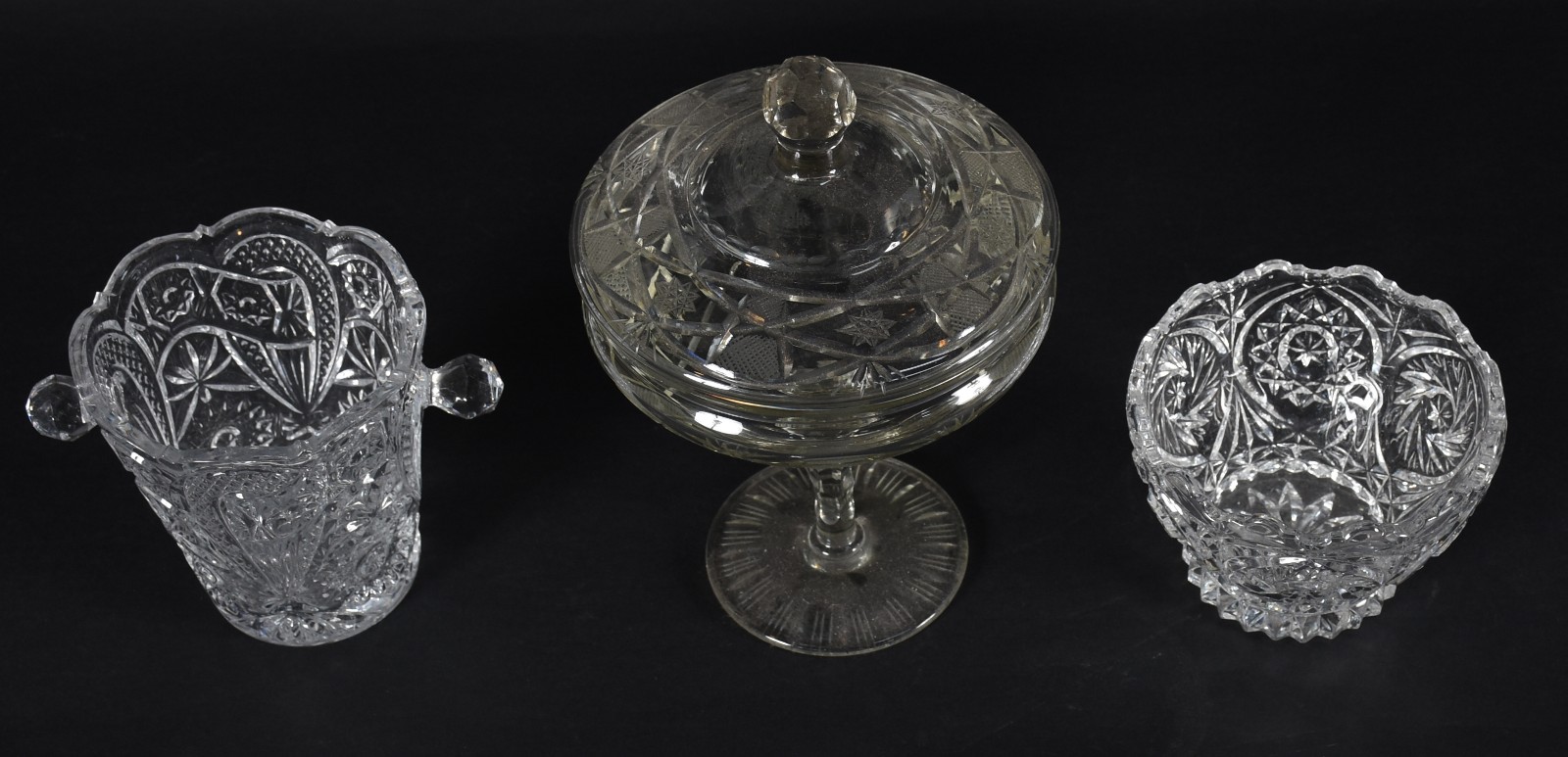 Três peças de cristal diversas, sendo compoteira, bowl e balde de... - foto 2 de 3