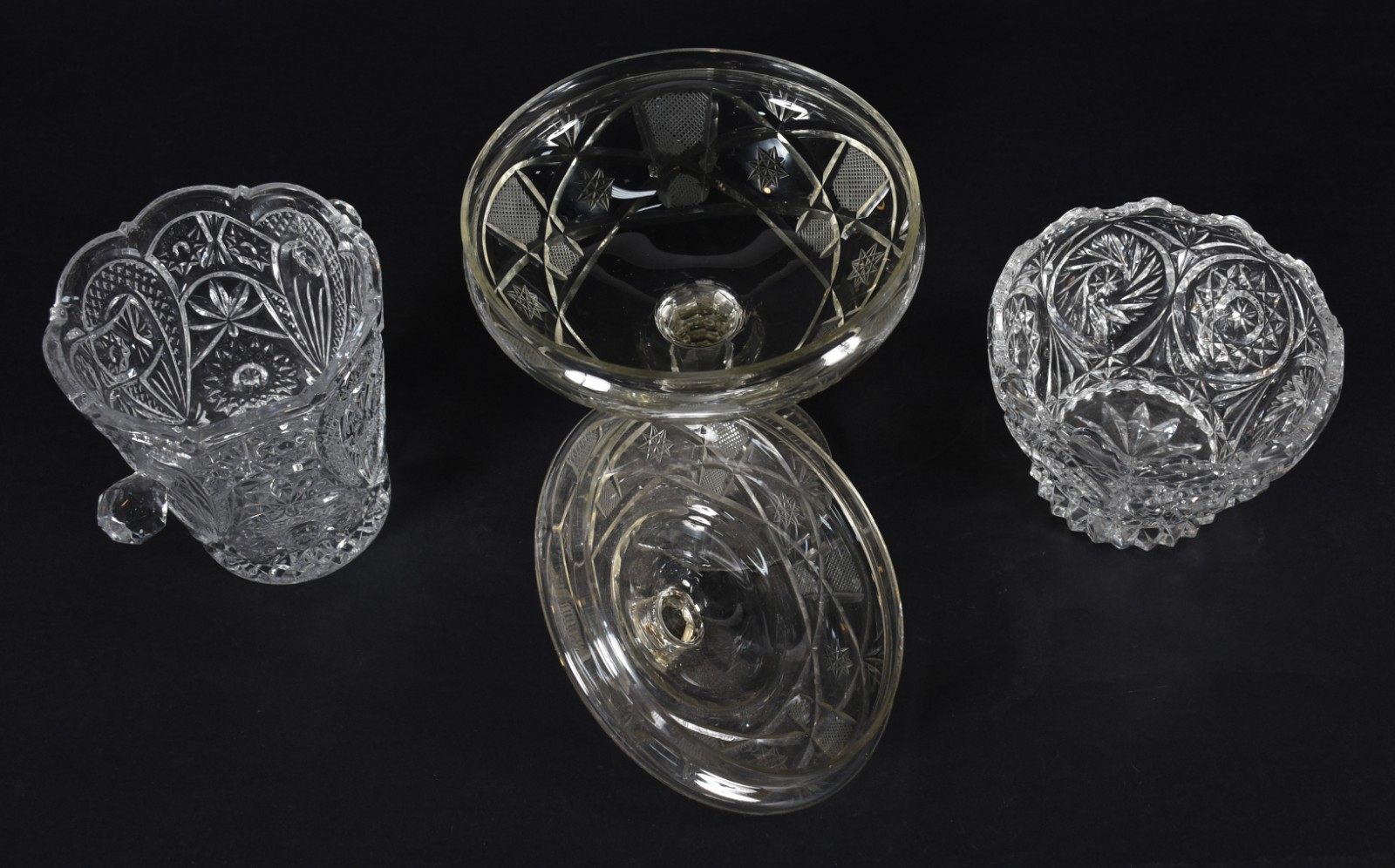 Três peças de cristal diversas, sendo compoteira, bowl e balde de... - foto 3 de 3