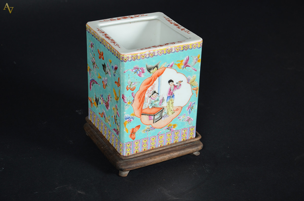 Cachepot em porcelana chinesa - 1920. Medidas: 16 x 16 cm. Altura: 20... - foto 2 de 2
