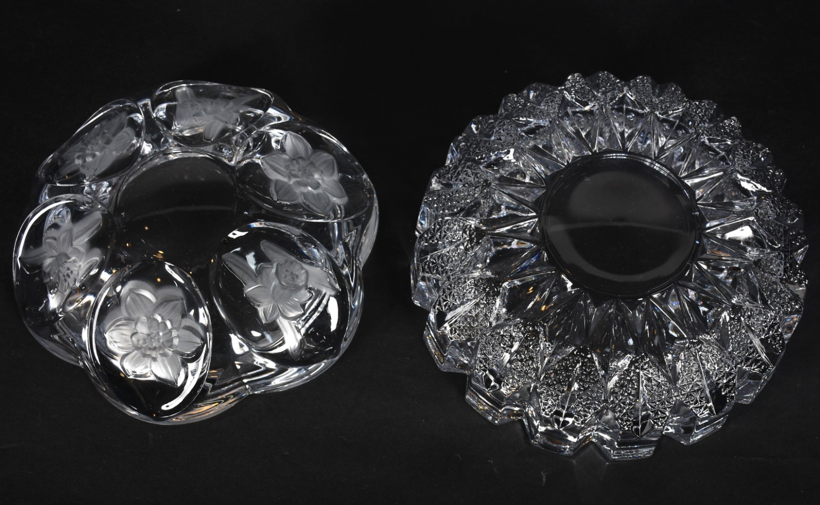 Quatro peças de cristal e vidro lapidado , sendo: vaso, compoteira e... - foto 3 de 6