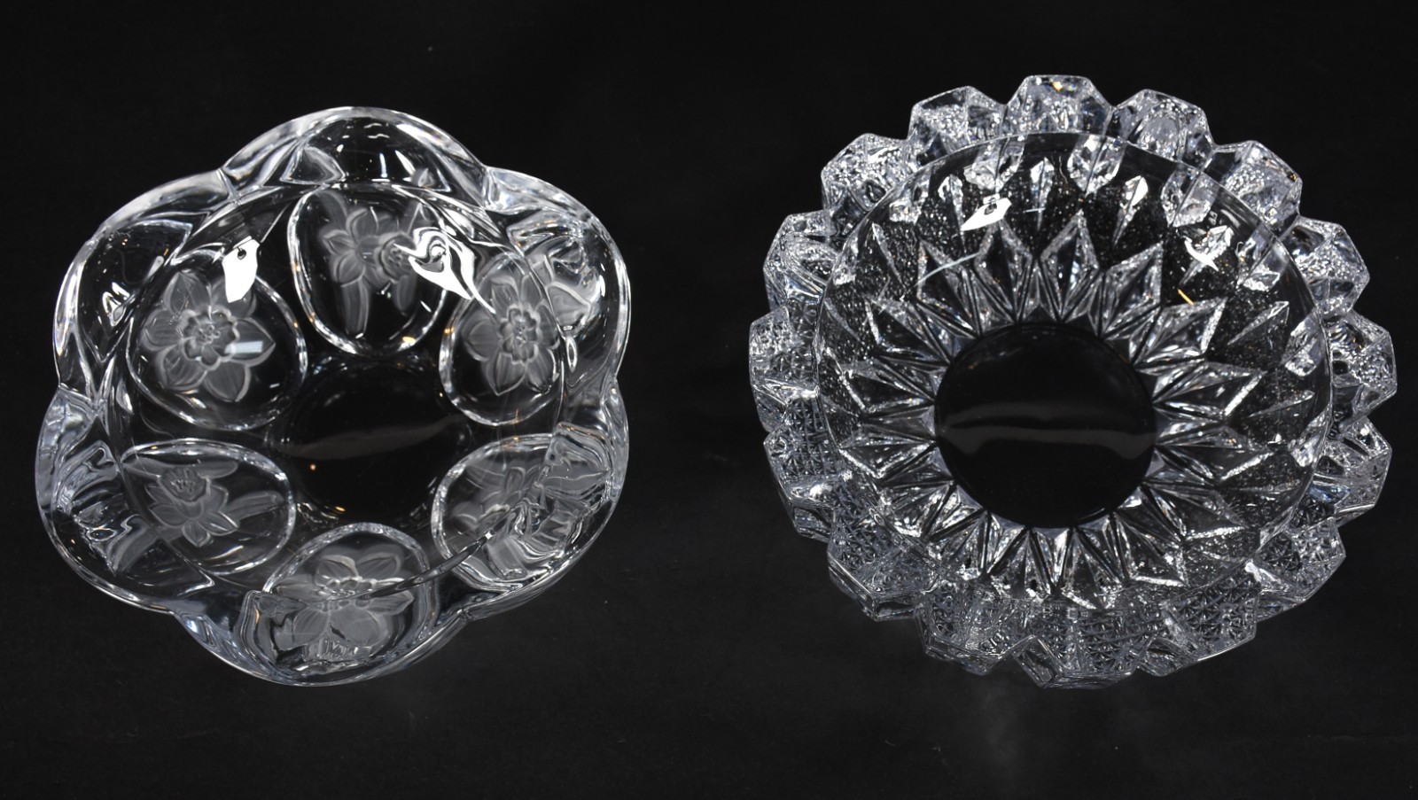 Quatro peças de cristal e vidro lapidado , sendo: vaso, compoteira e... - foto 4 de 6