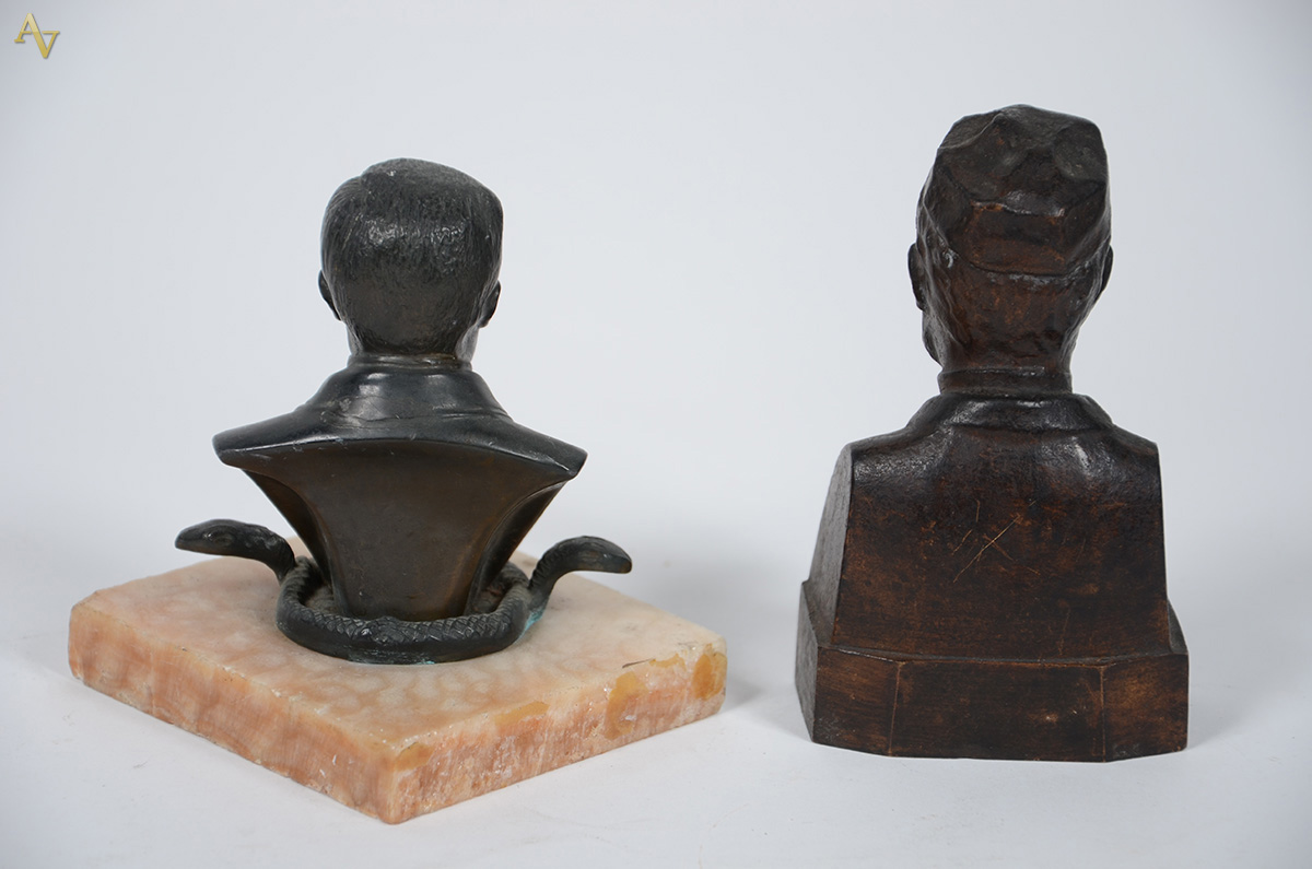 Duas estatuetas de petit bronze representando figuras masculinas... - foto 2 de 2