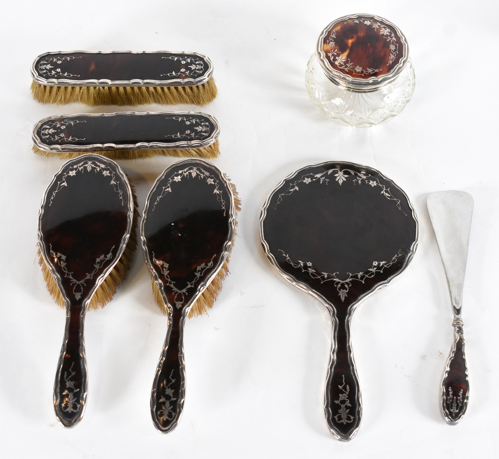 Conjunto para toilette em prata inglesa do período George "V" (1925)... - foto 1 de 9