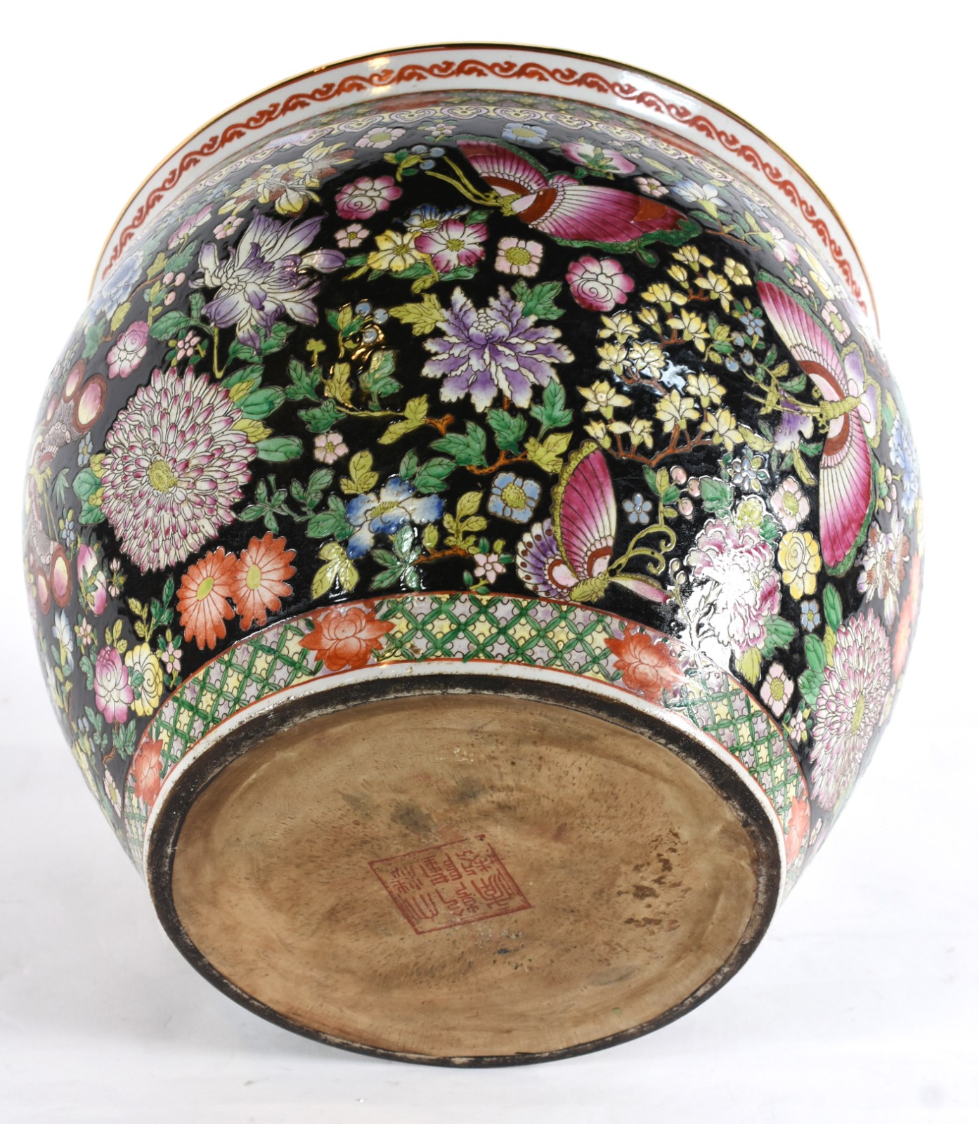 Aquário/cachepot de porcelana oriental policromada sobre fundo preto... - foto 5 de 6