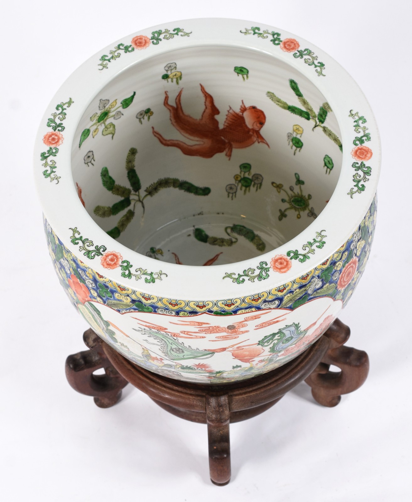 Aquário/cachepot de porcelana oriental decorado com guerreiros e... - foto 2 de 5
