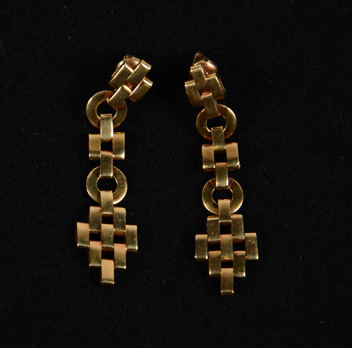 Brinco de ouro 18 k. Peso: 6 g