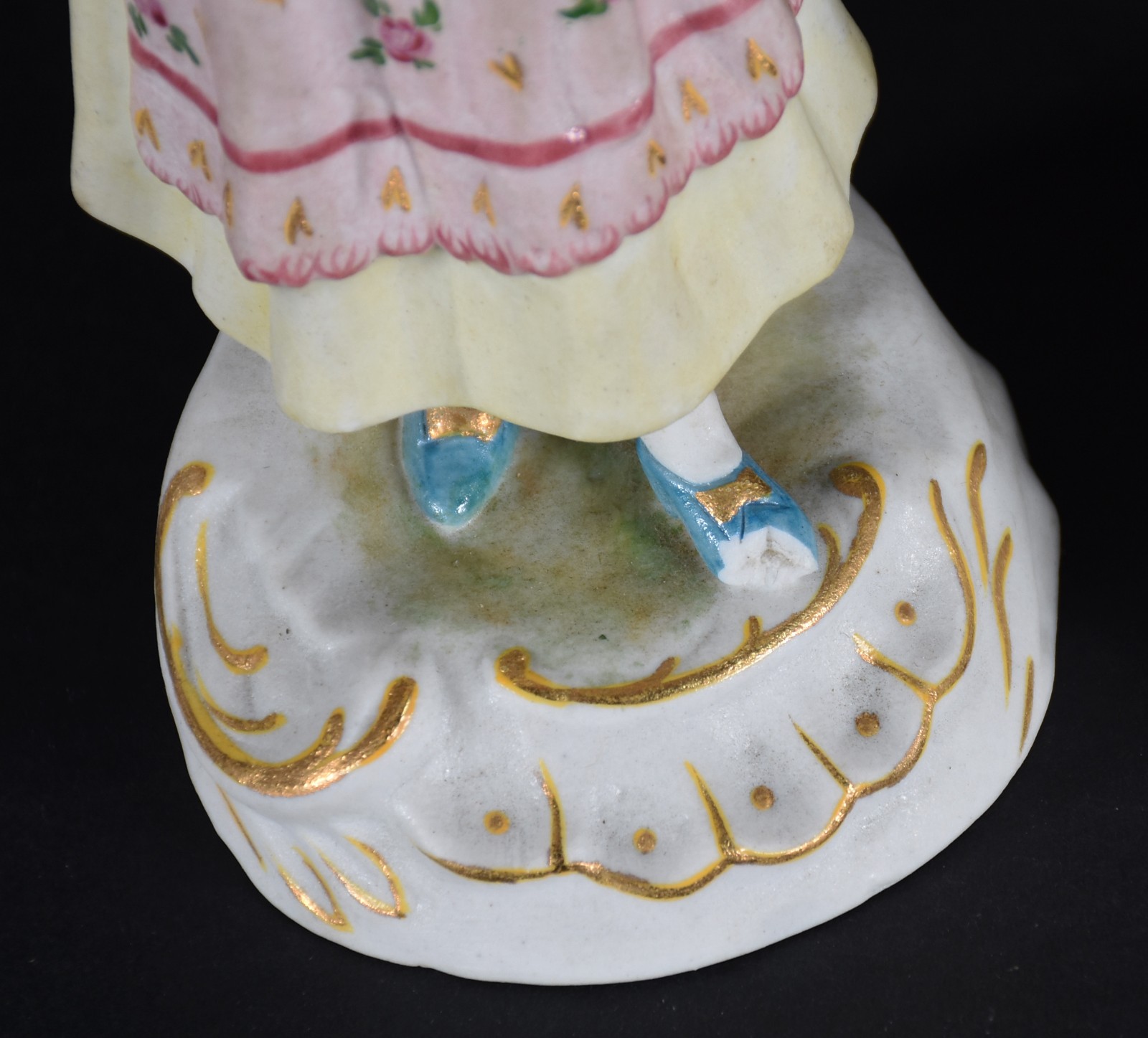 Par de esculturas representando Casal de camponeses de porcelana... - foto 5 de 6