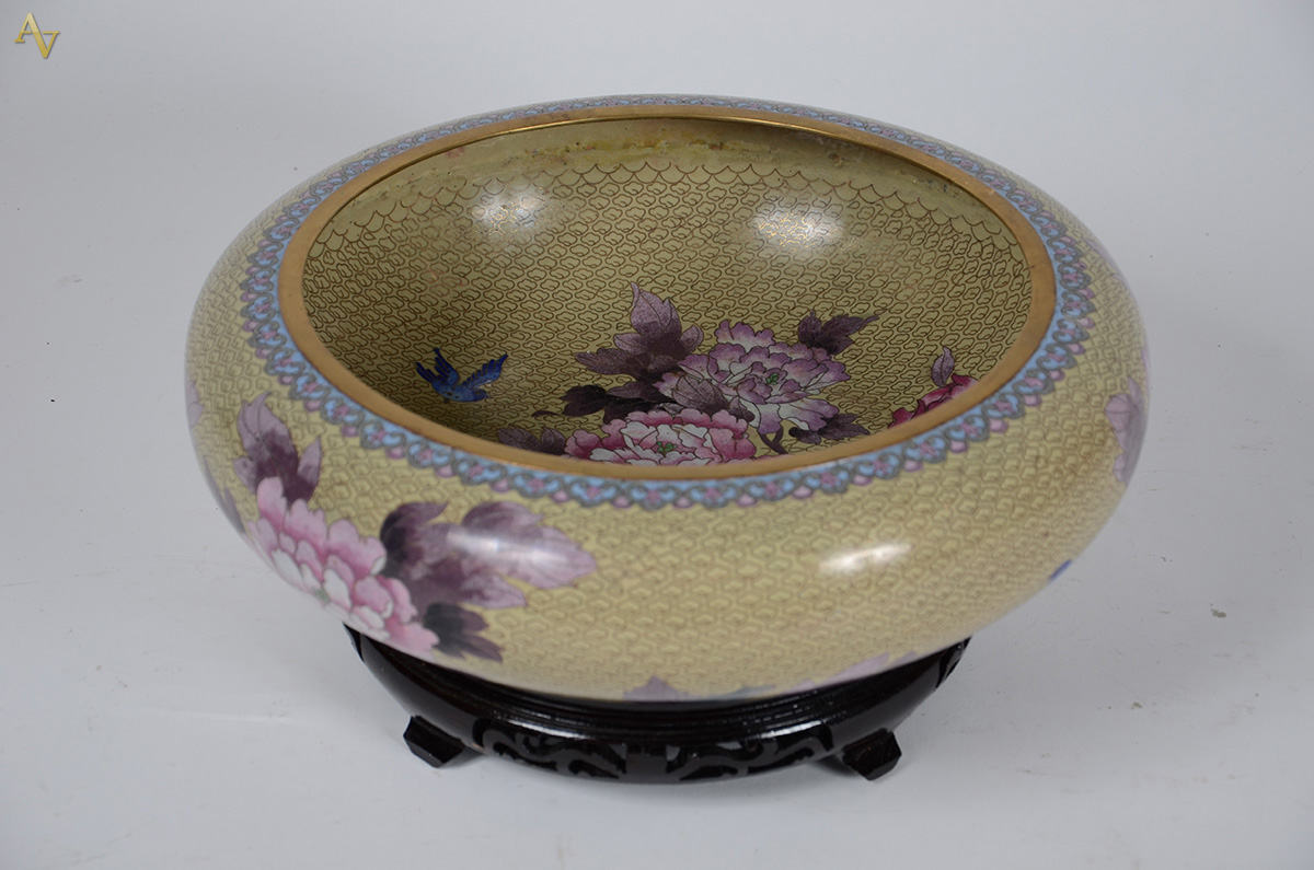 Centro de mesa em cloisonée, decoração floral, fundo amarelo... - foto 2 de 2