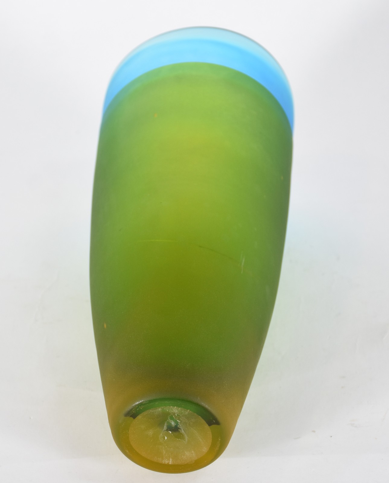 Vaso de vidro fosco em degrade verde e azul. - foto 4 de 4