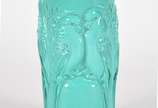 Vaso de vidro decorativo na cor verde com pássa... - Vaso de vidro decorativo na cor verde com pássaros em relevo.