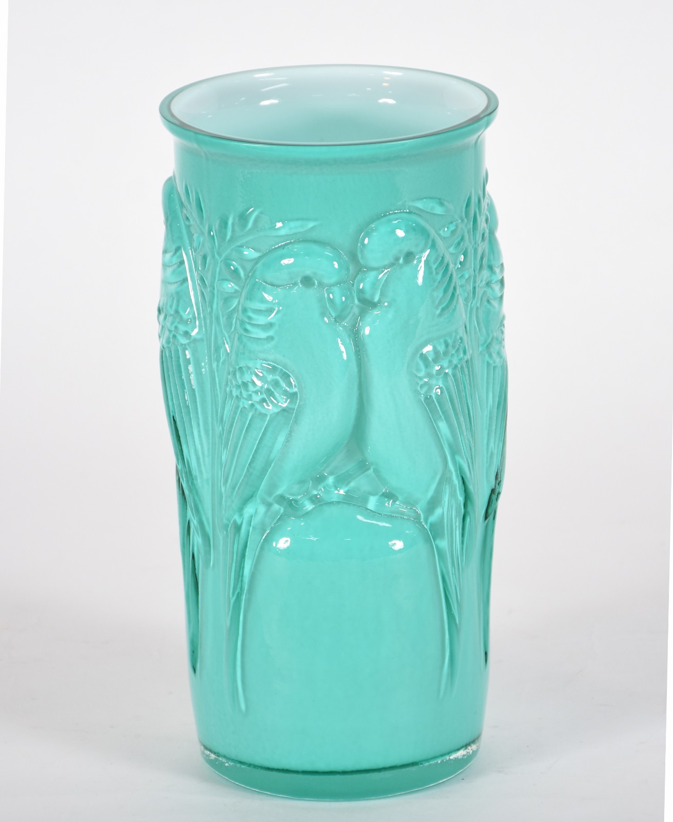 Vaso de vidro decorativo na cor verde com pássaros em relevo. - foto 1 de 4