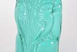 Vaso de vidro decorativo na cor verde com pássa... - Vaso de vidro decorativo na cor verde com pássaros em relevo.