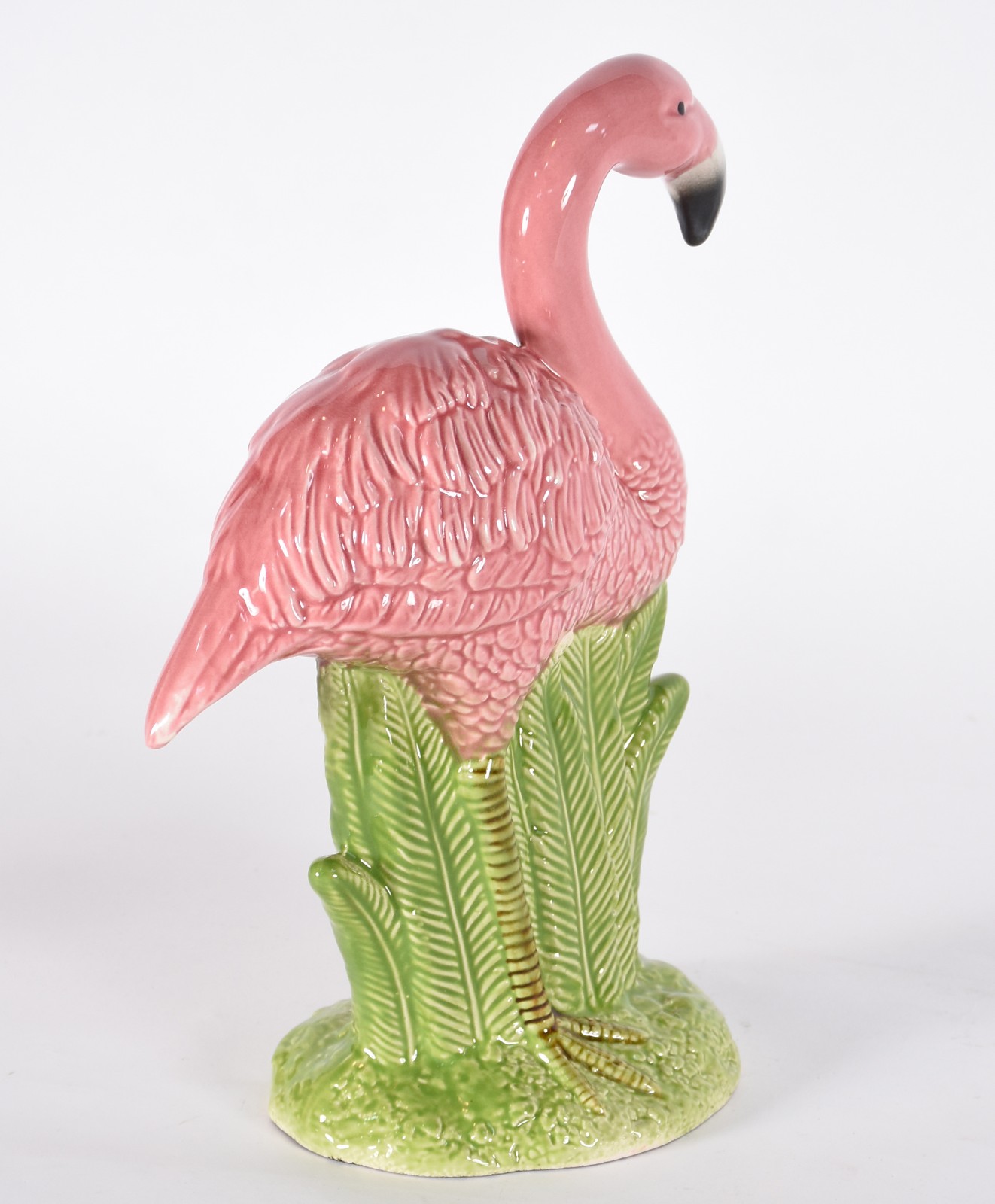 Escultura de cerâmica representando flamingo em policromia. - foto 3 de 4