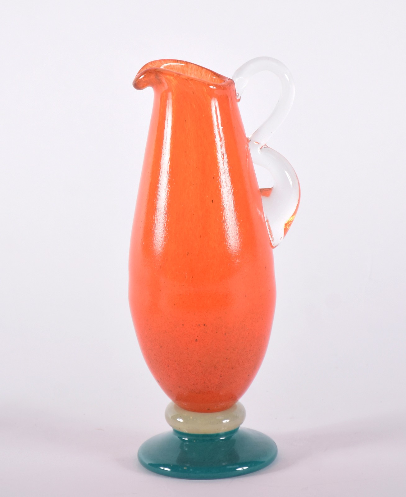 Vaso de vidro decorativo na cor laranja, base verde. - foto 2 de 3