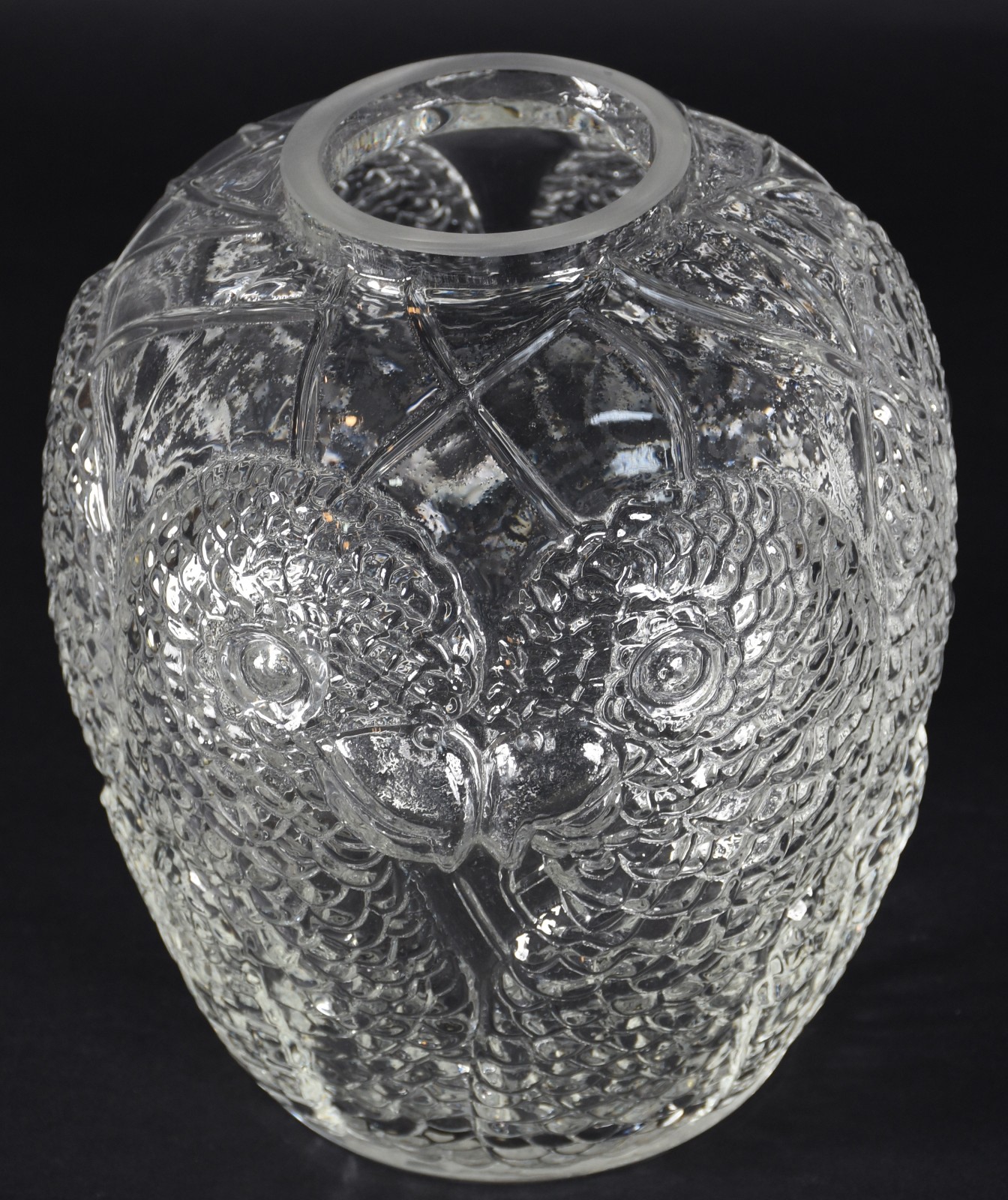 Vaso de vidro decorativo com papagaios em relevo. - foto 2 de 5