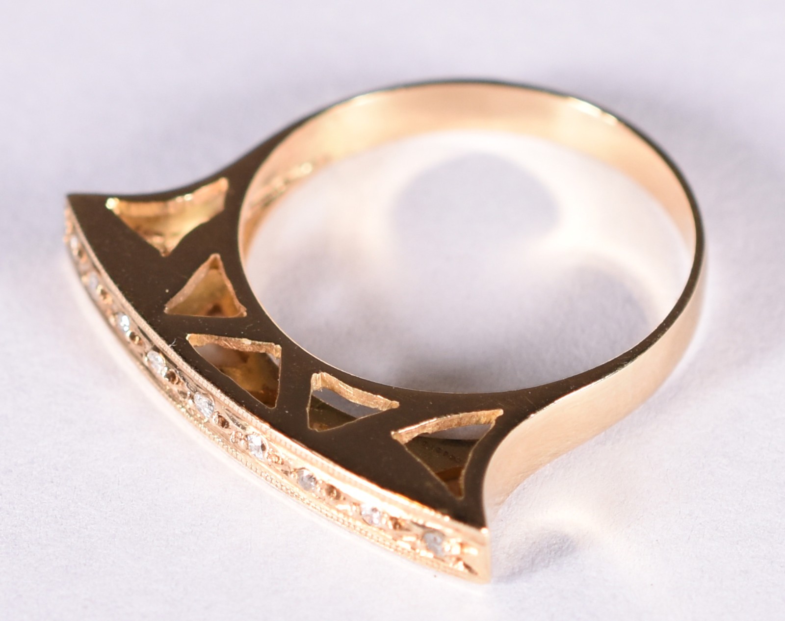 Anel de ouro 18 k, contraste 750 com 9 brilhantes, aro 18 (Por... - foto 2 de 3