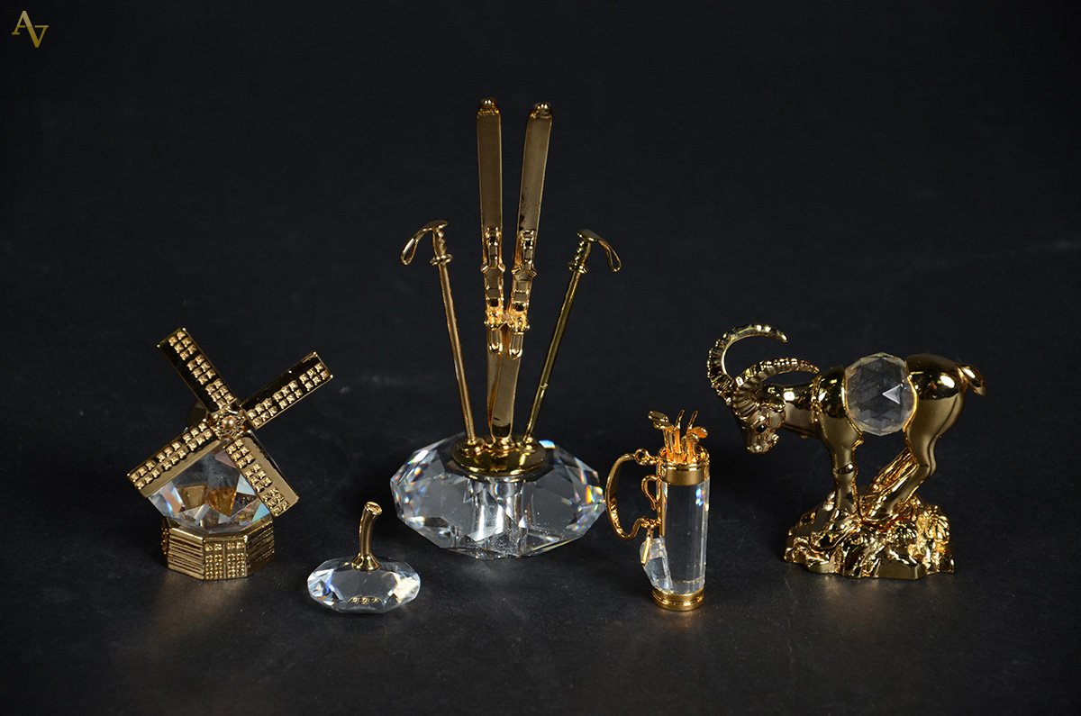 SWAROVSKI - Cinco peças diversas de cristal em miniatura