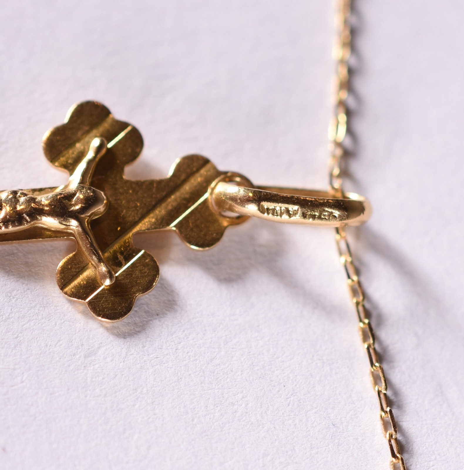 Colar de ouro 18k, contraste 750 com pingente de crucifixo com Cristo... - foto 4 de 7