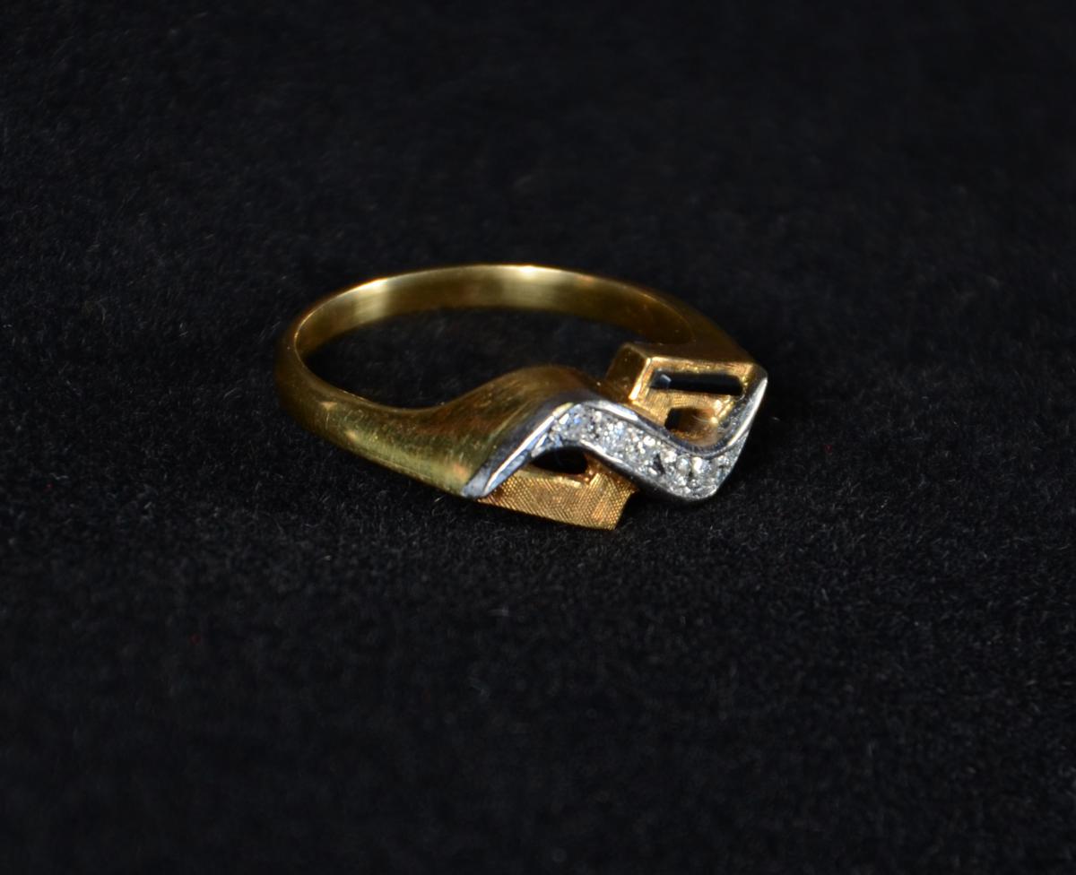 Anel em ouro 18 k com brilhante. Peso Total: 3,5 g - foto 2 de 2