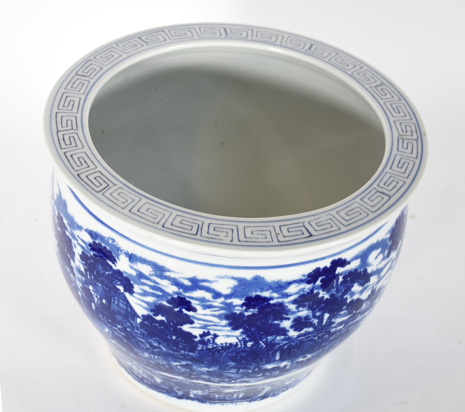 Cachepot de porcelana oriental decorado com paisagem em azul e branco... - foto 2 de 6