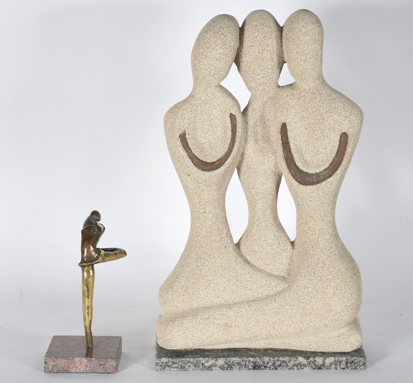 Duas esculturas, uma de bronze Tonny e uma de pedra assinada. - foto 1 de 7