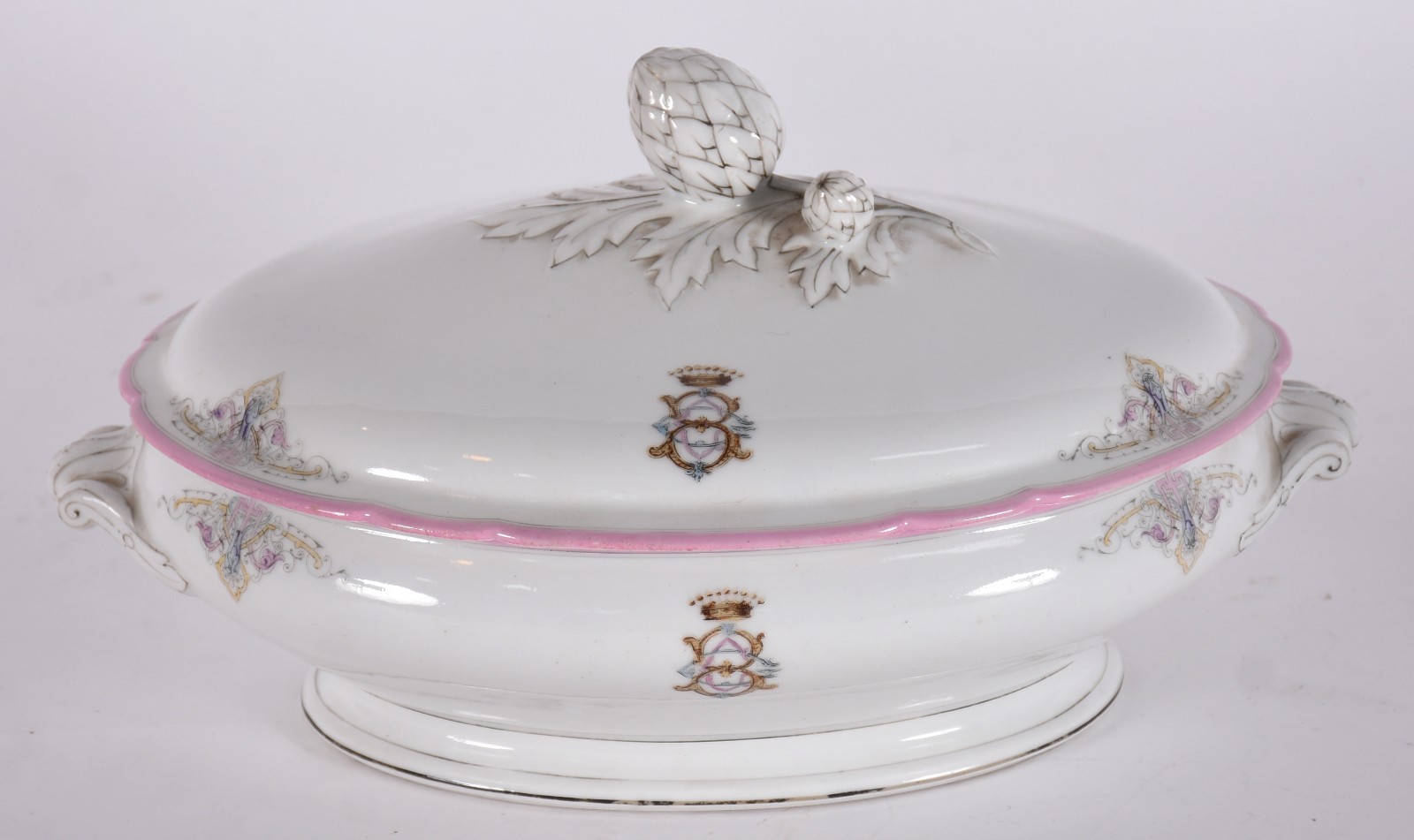 BARÃO DE CAMPO GRANDE - Terrina de porcelana de borda ondulada; aba... - foto 1 de 6