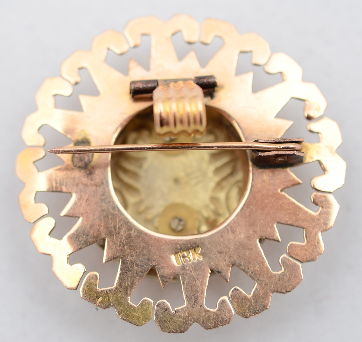 Pendente de ouro amarelo 18 k contrastado, placa com motivos... - foto 2 de 2