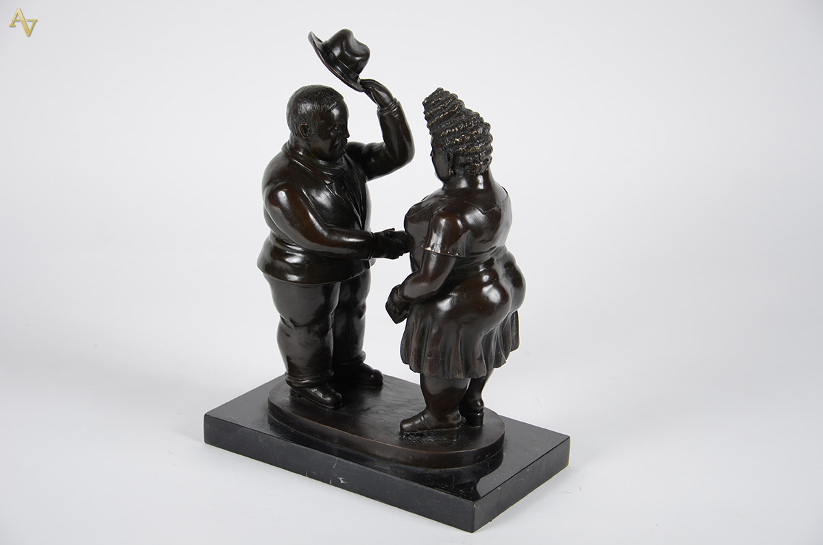 BOTERO - Escultura em bronze com base em mármore representando casal... - foto 3 de 6