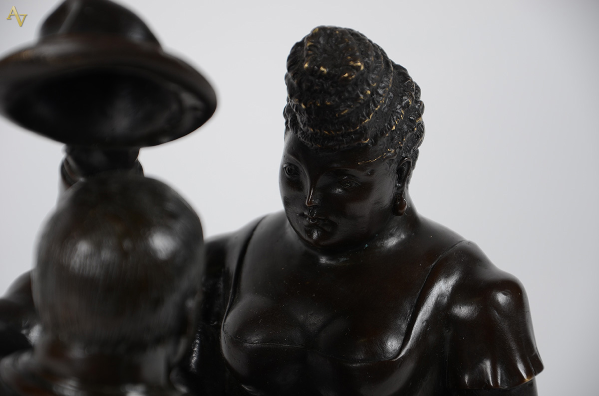 BOTERO - Escultura em bronze com base em mármore representando casal... - foto 5 de 6