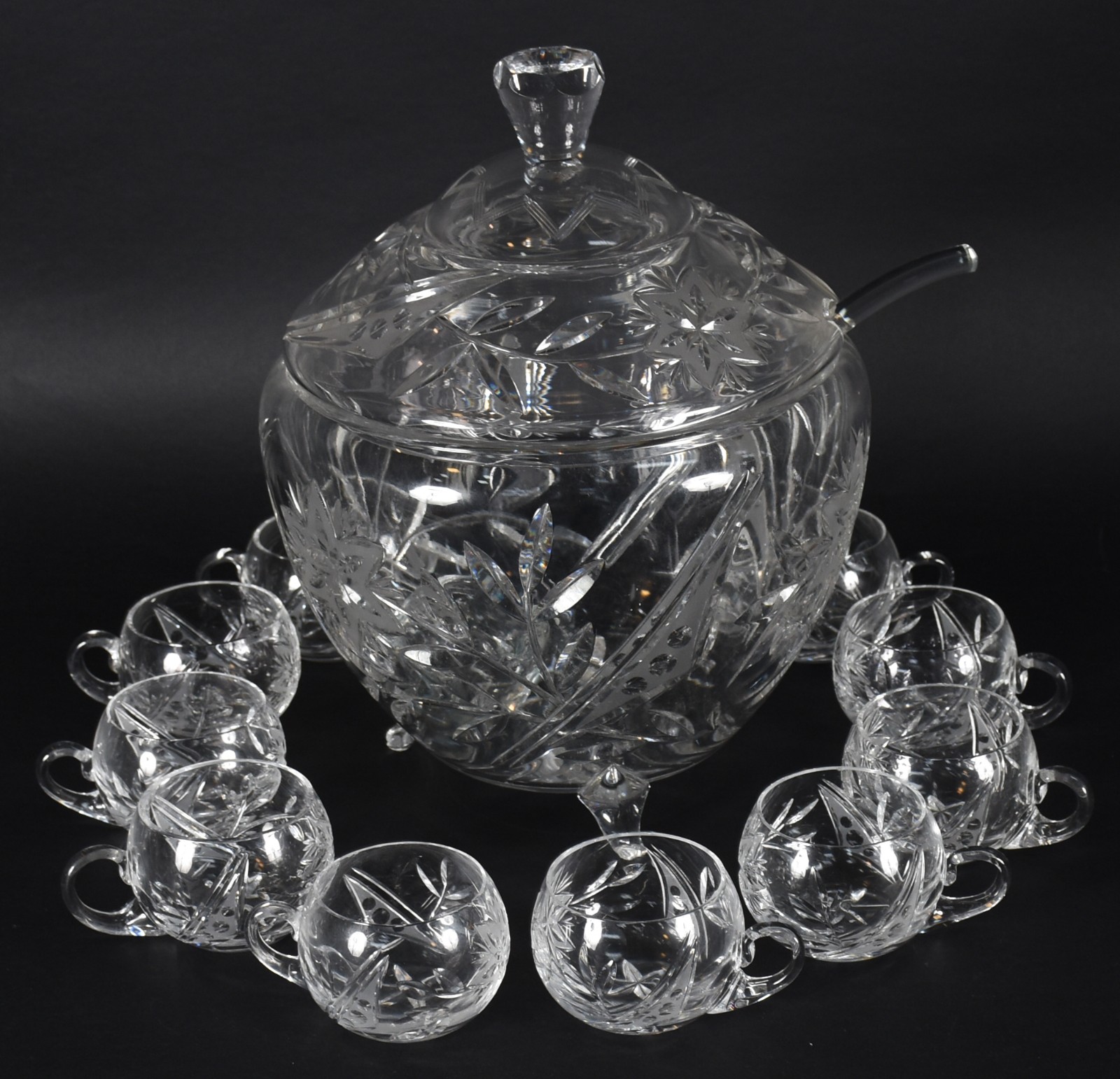 Poncheira em demi cristal lapidado com 10 canecas e concha (pé... - foto 1 de 7