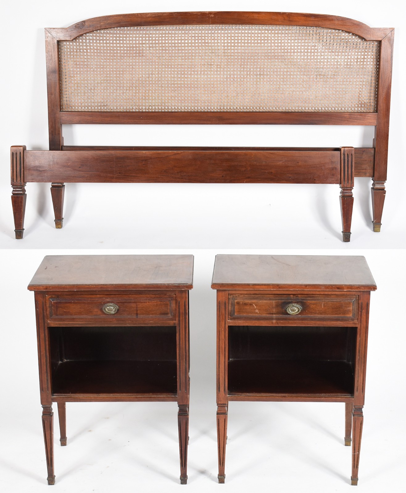 Conjunto de cama de casal de madeira nobre com cabeceira de palhinha... - foto 1 de 8