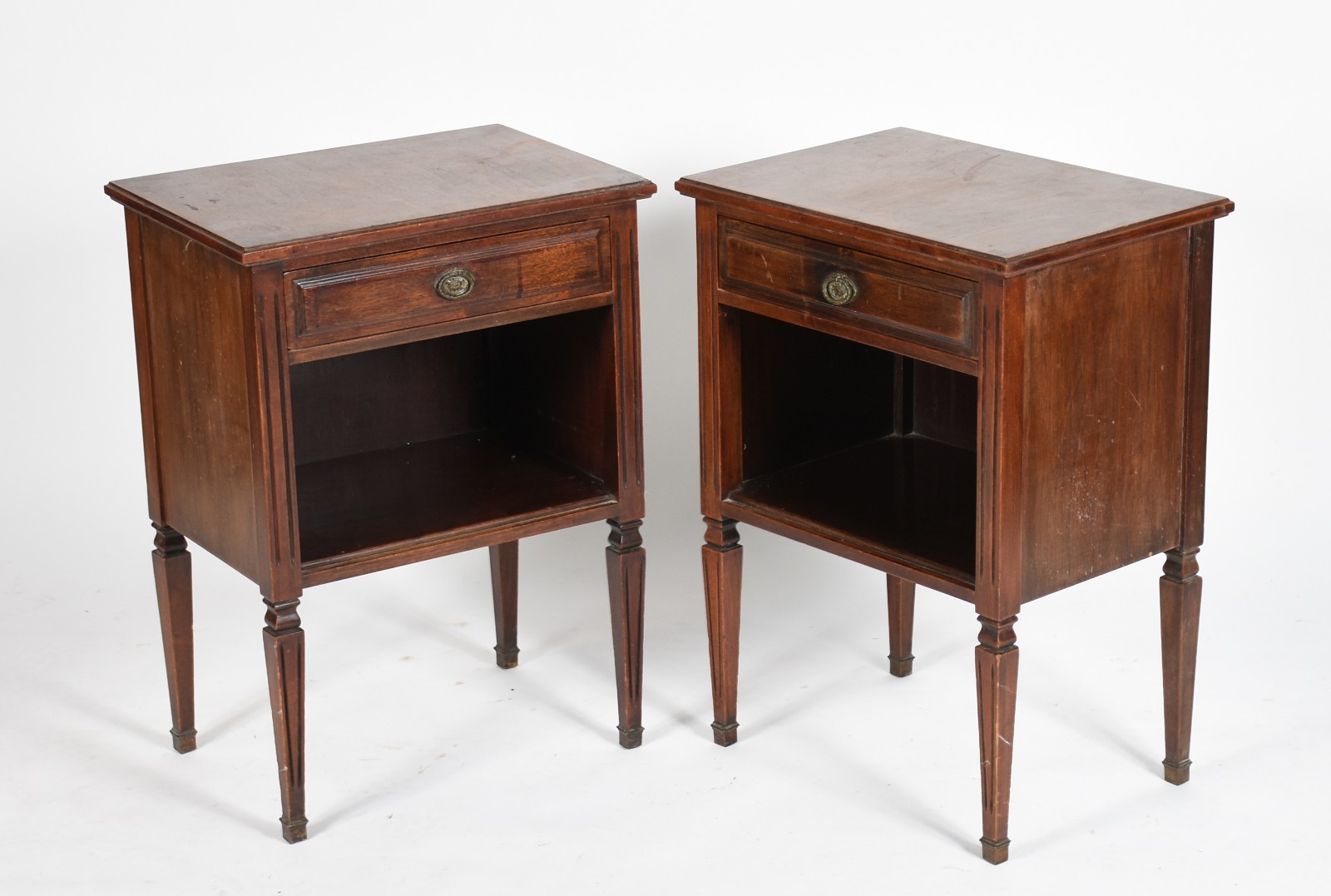 Conjunto de cama de casal de madeira nobre com cabeceira de palhinha... - foto 2 de 8