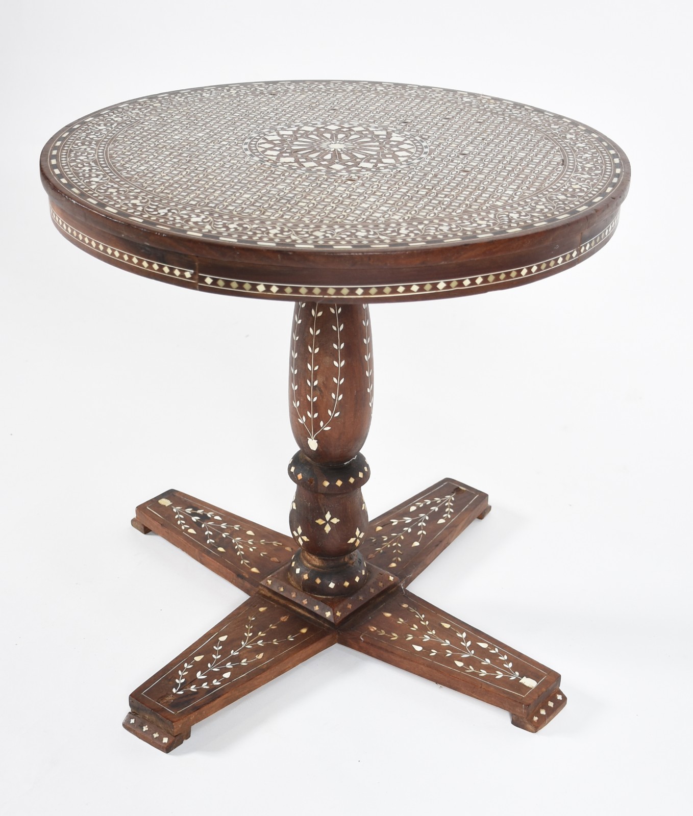 Mesa auxiliar de madeira nobre com detalhes em osso/marfim. - foto 2 de 5