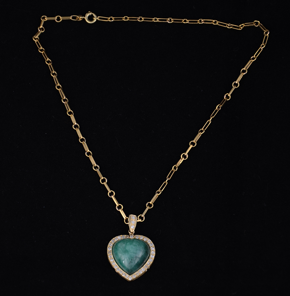 Pendente "Coração Cabochan" com 37,7 carats de esmeralda, 35... - foto 3 de 3