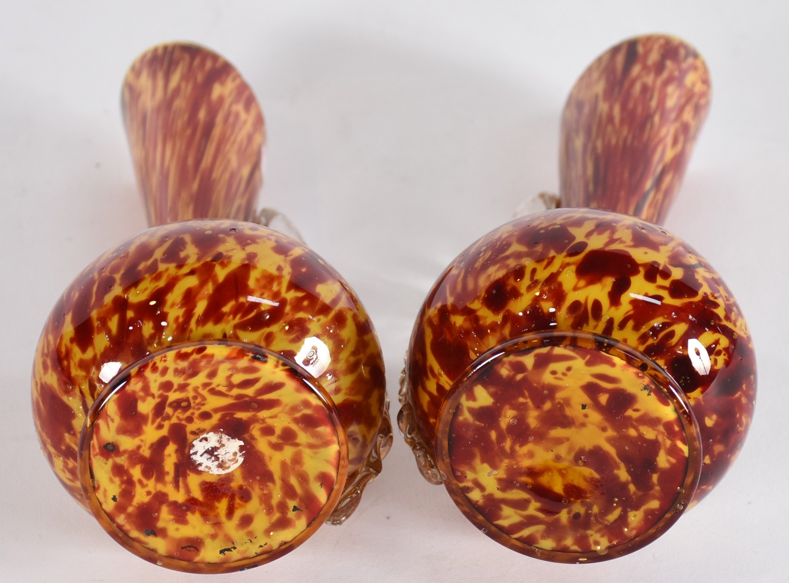 Par de jarrinhas com alças de murano mesclado de laranja e vermelho. - foto 4 de 4