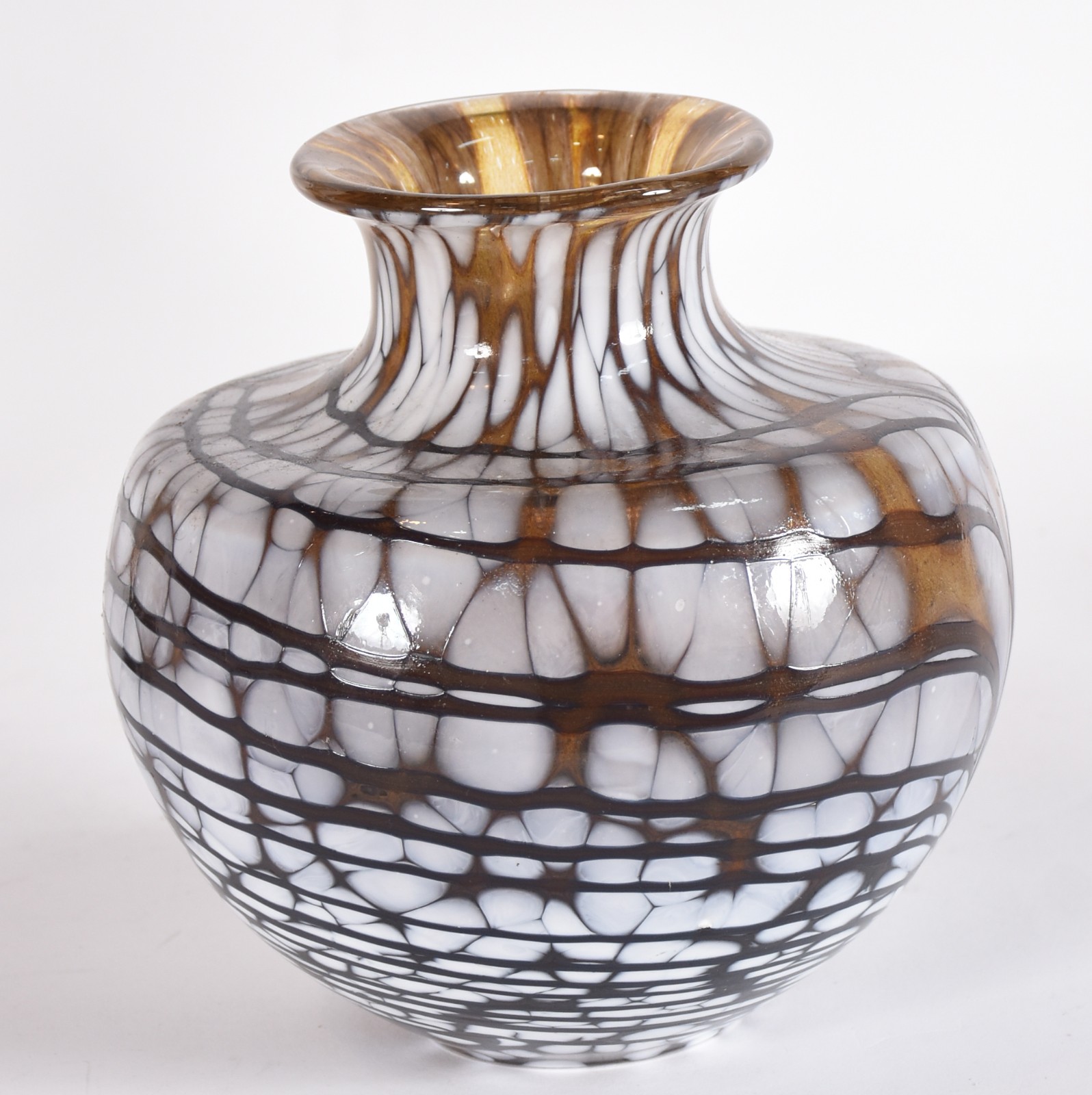 Vaso decorativo de murano nas cores âmbar e branco. - foto 1 de 4