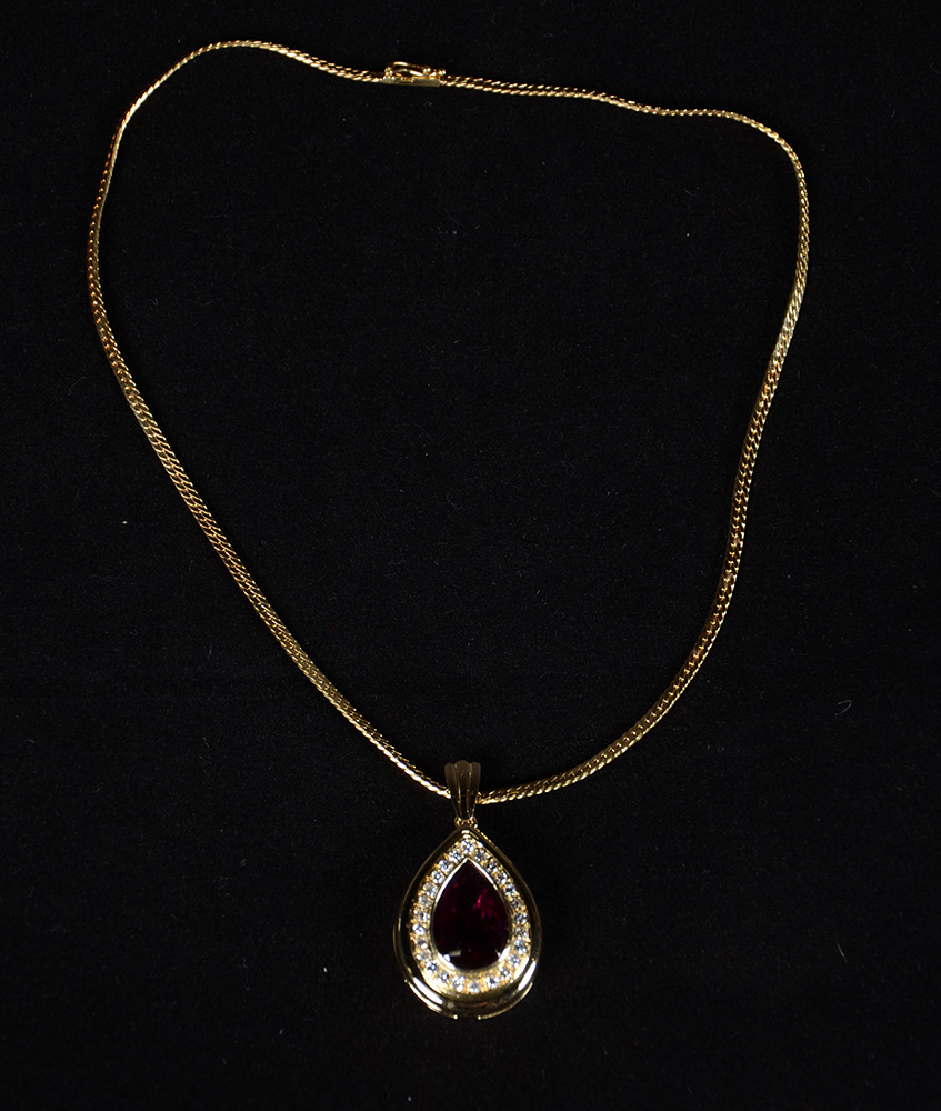 Conjunto de cordão e pingente em ouro 18 k, rubilita de 11 carats... - foto 2 de 2