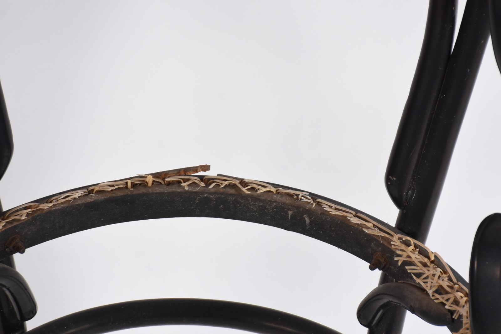 Duas estrutura de Poltrona Thonet para receber palhinha. - foto 4 de 4