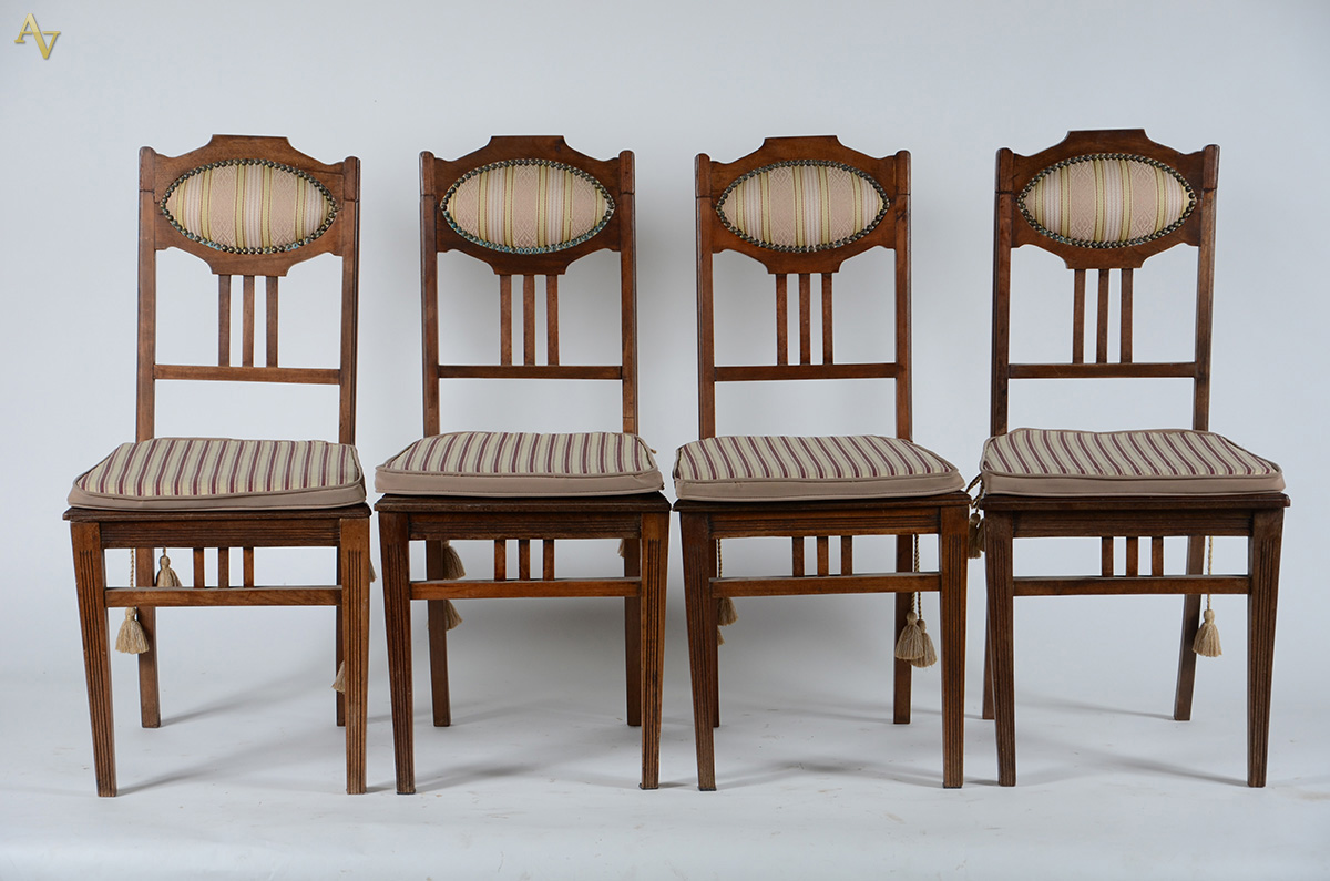 Conjunto art-nouveau, composto de canapé, 2 poltronas e 4 cadeiras... - foto 1 de 6