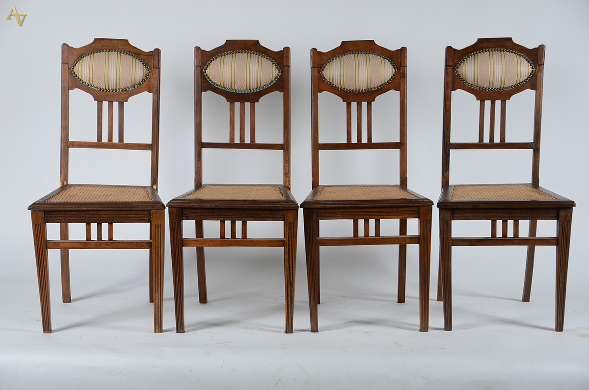 Conjunto art-nouveau, composto de canapé, 2 poltronas e 4 cadeiras... - foto 2 de 6