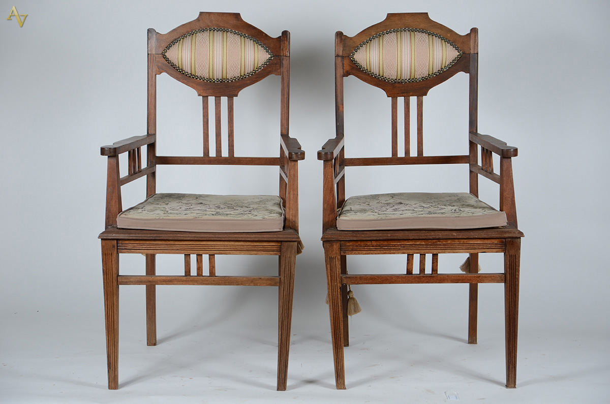 Conjunto art-nouveau, composto de canapé, 2 poltronas e 4 cadeiras... - foto 3 de 6