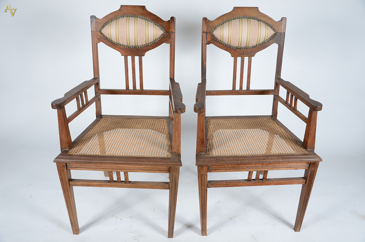 Conjunto art-nouveau, composto de canapé, 2 poltronas e 4 cadeiras... - foto 4 de 6