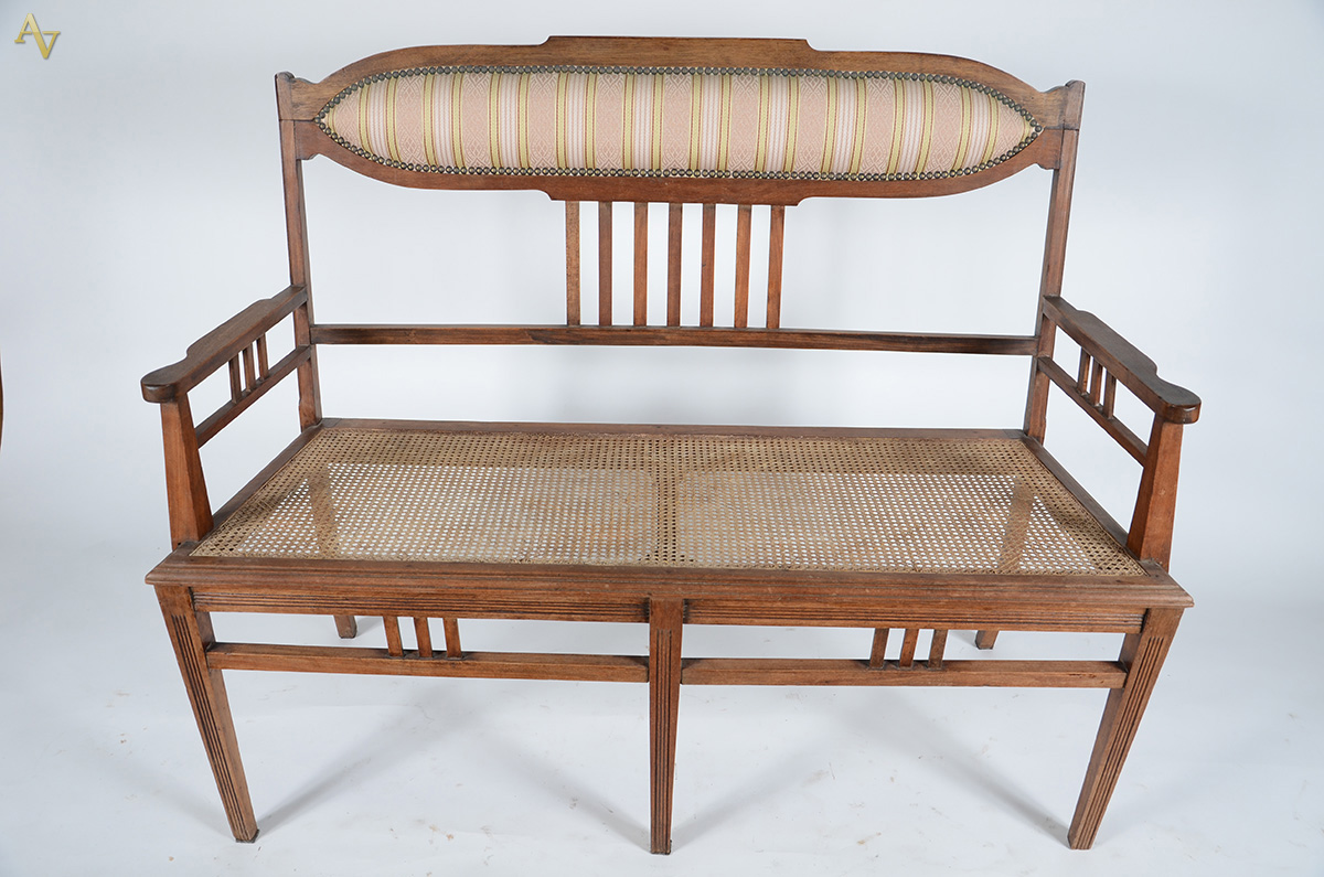 Conjunto art-nouveau, composto de canapé, 2 poltronas e 4 cadeiras... - foto 6 de 6
