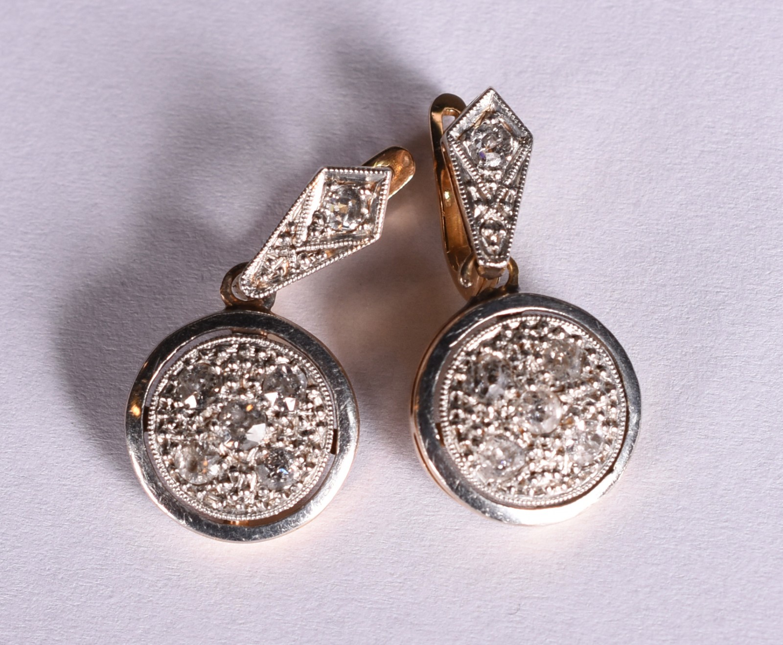 Par de brincos com pingente de ouro 18 k e ouro branco com 12... - foto 1 de 4